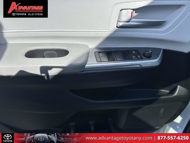 Certified 2026 Toyota Sienna XLE AWD/4WD image 20