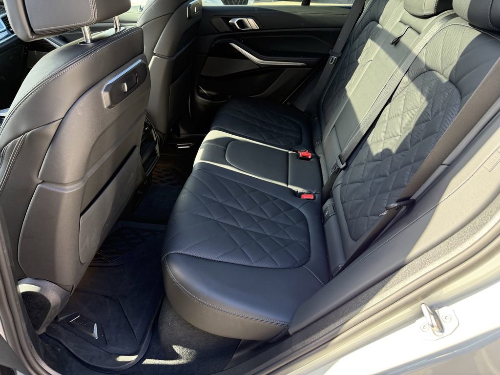 Used 2025 BMW X5 xDrive50e w/ Premium Package image 11