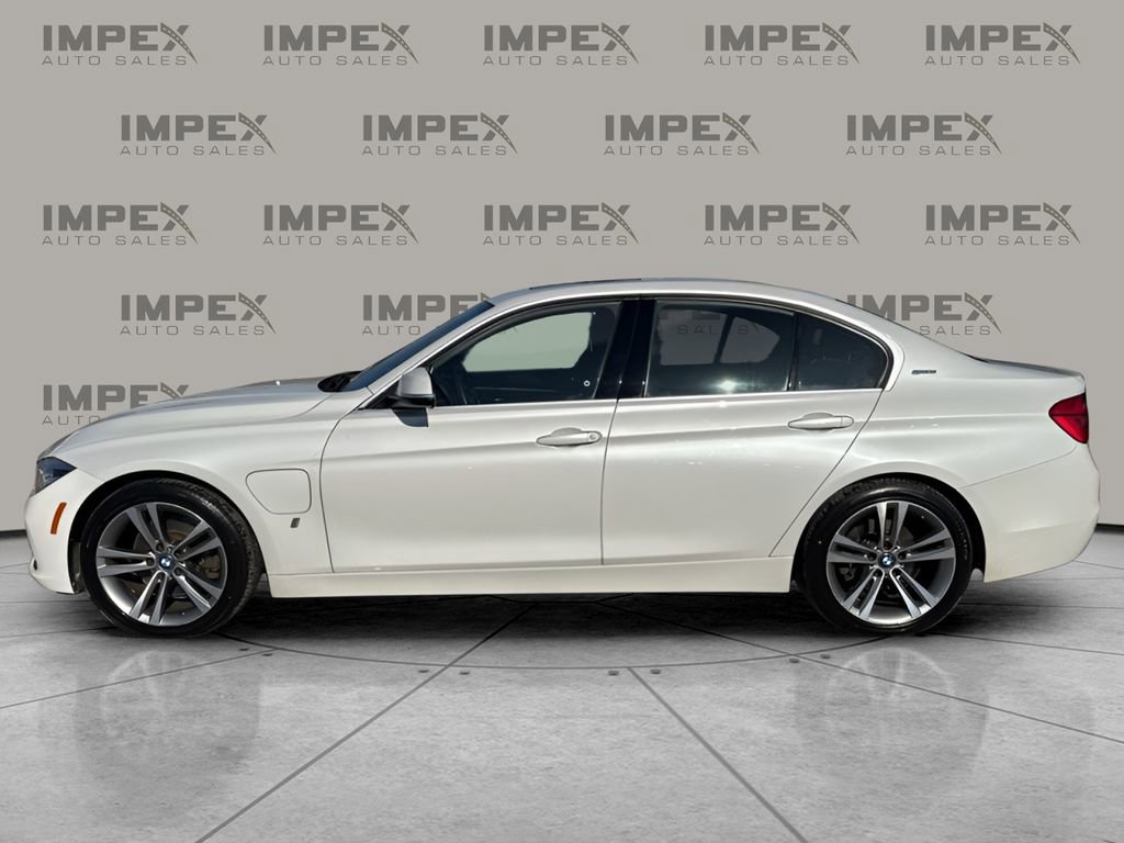 Used 2018 BMW 330e image 2