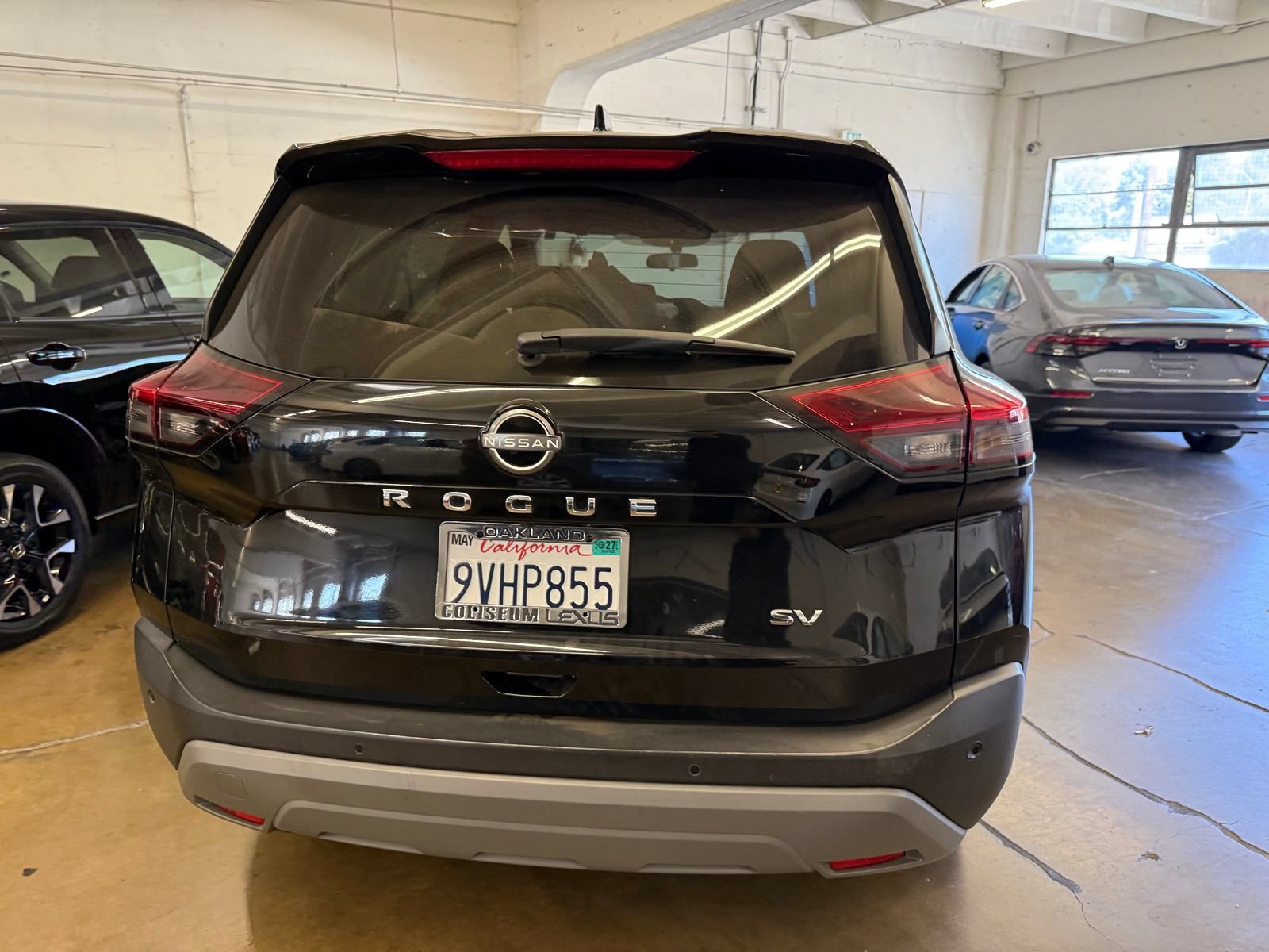 Used 2023 Nissan Rogue SV FWD image 4