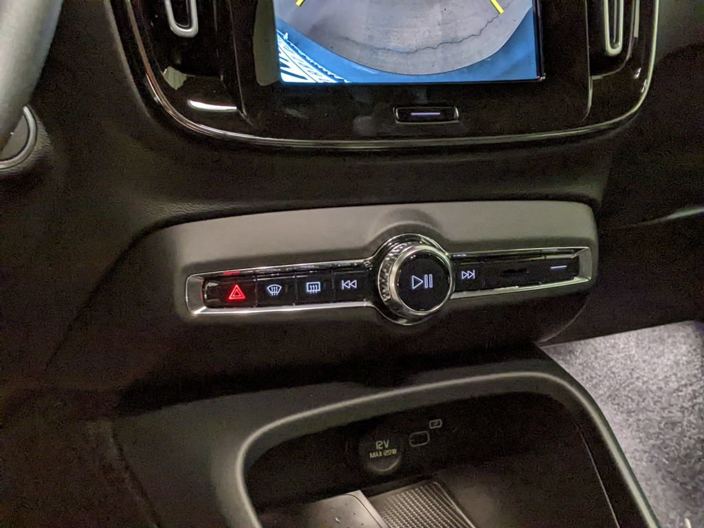 New 2026 Volvo XC40 B5 Core AWD/4WD image 18