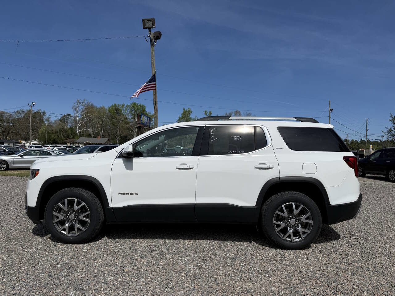 Used 2022 GMC Acadia SLT w/ Technology Package image 1