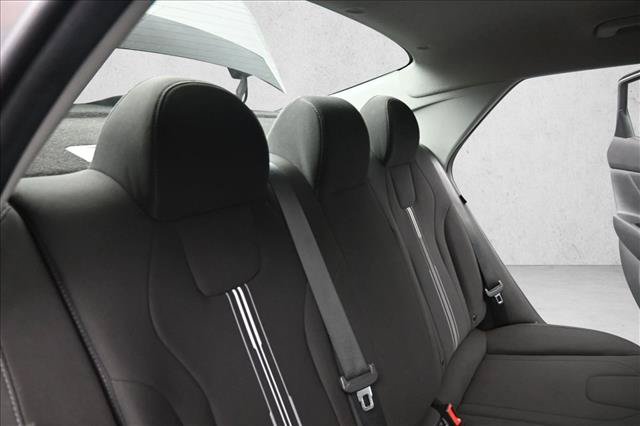 Used 2024 Hyundai Elantra SEL FWD image 25