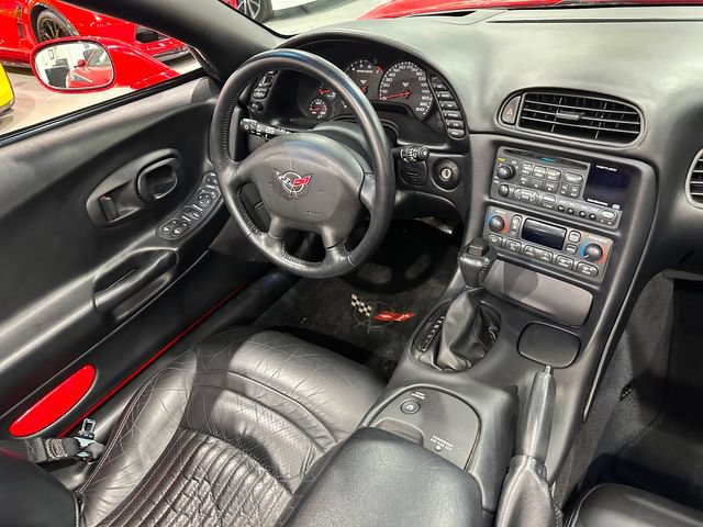 Used 2004 Chevrolet Corvette Convertible w/ Preferred Equipment Group RWD image 12