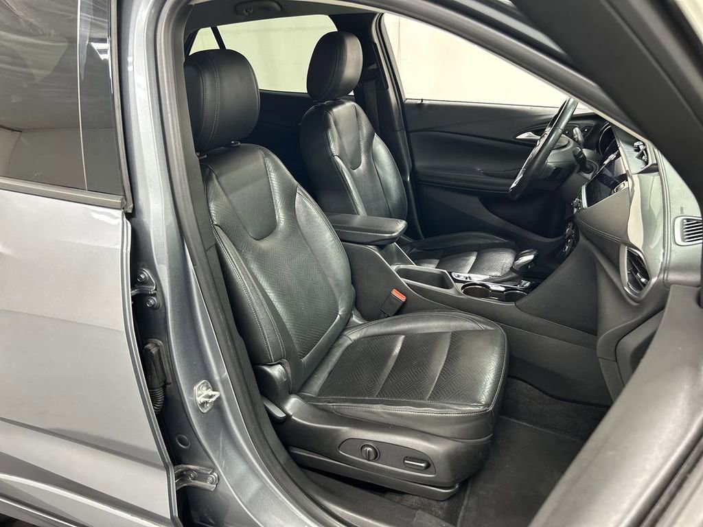 Used 2020 Buick Encore GX Essence w/ Sport Touring Package FWD image 22