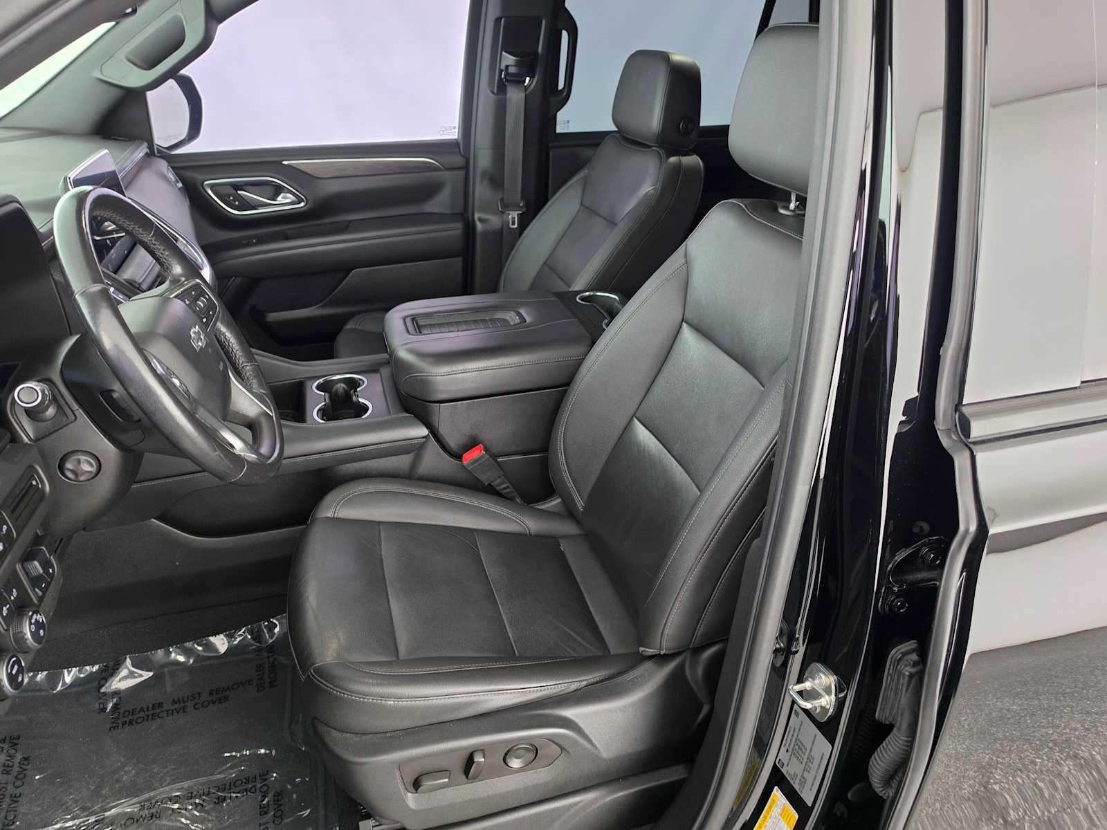 Used 2022 Chevrolet Tahoe Z71 w/ Z71 Off-Road Package AWD/4WD image 23