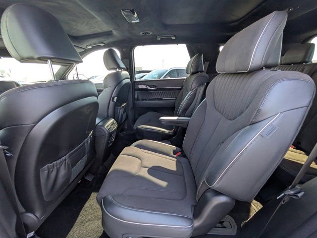 Used 2025 Hyundai Palisade Calligraphy image 11