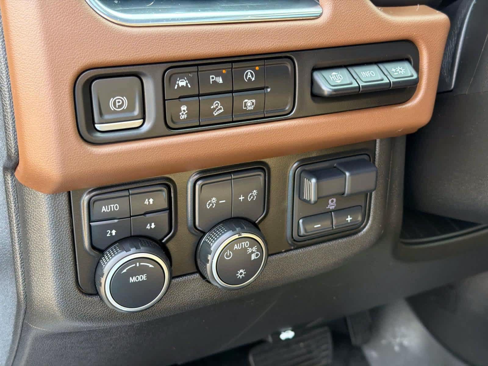 Used 2023 Chevrolet Tahoe High Country w/ Max Trailering Package AWD/4WD image 18