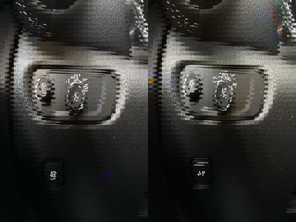 Certified 2025 Chevrolet Blazer LT image 24