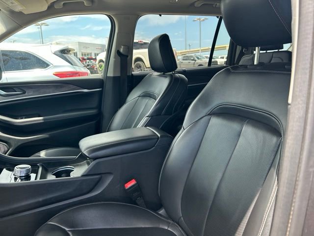 Used 2023 Jeep Grand Cherokee L Limited w/ Luxury Tech Group II AWD/4WD image 34