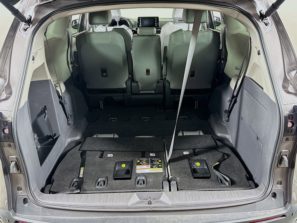 Certified 2024 Toyota Sienna XLE image 22
