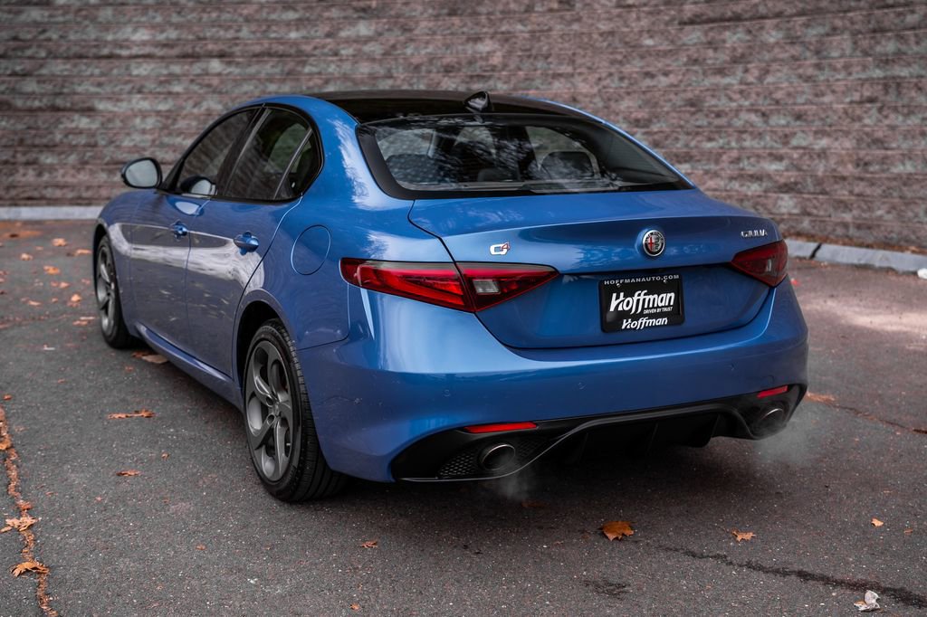 Used 2017 Alfa Romeo Giulia AWD image 8