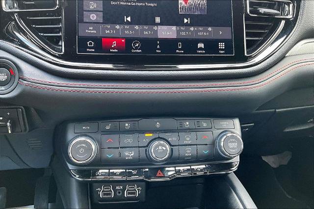 Used 2024 Dodge Durango GT AWD/4WD image 31