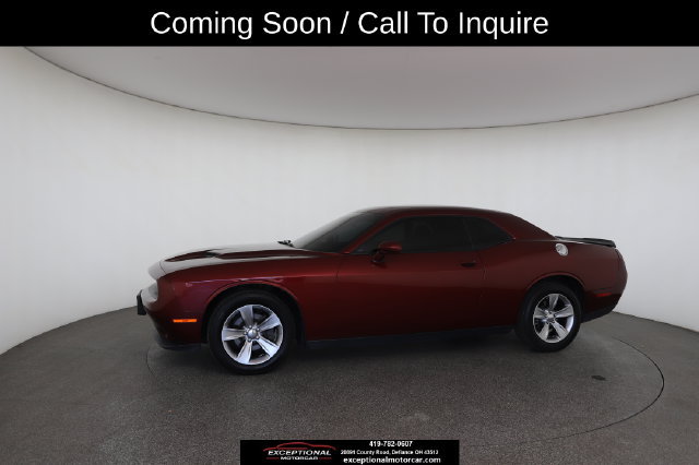 Used 2017 Dodge Challenger SXT RWD image 4