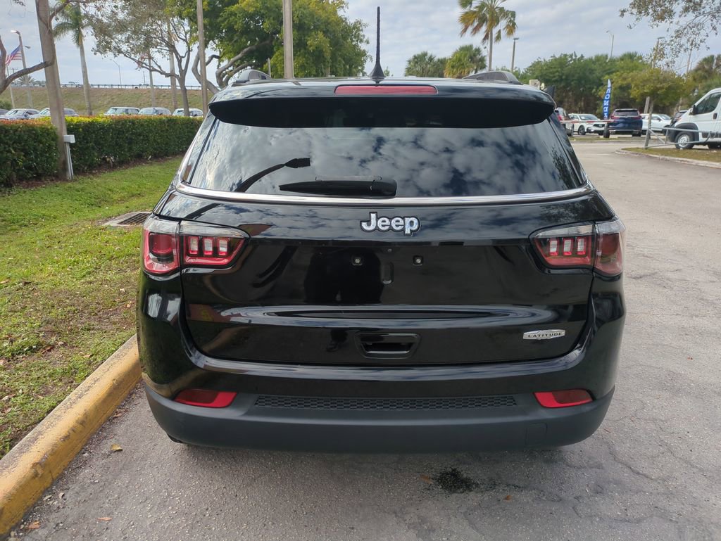 Certified 2022 Jeep Compass Latitude image 6