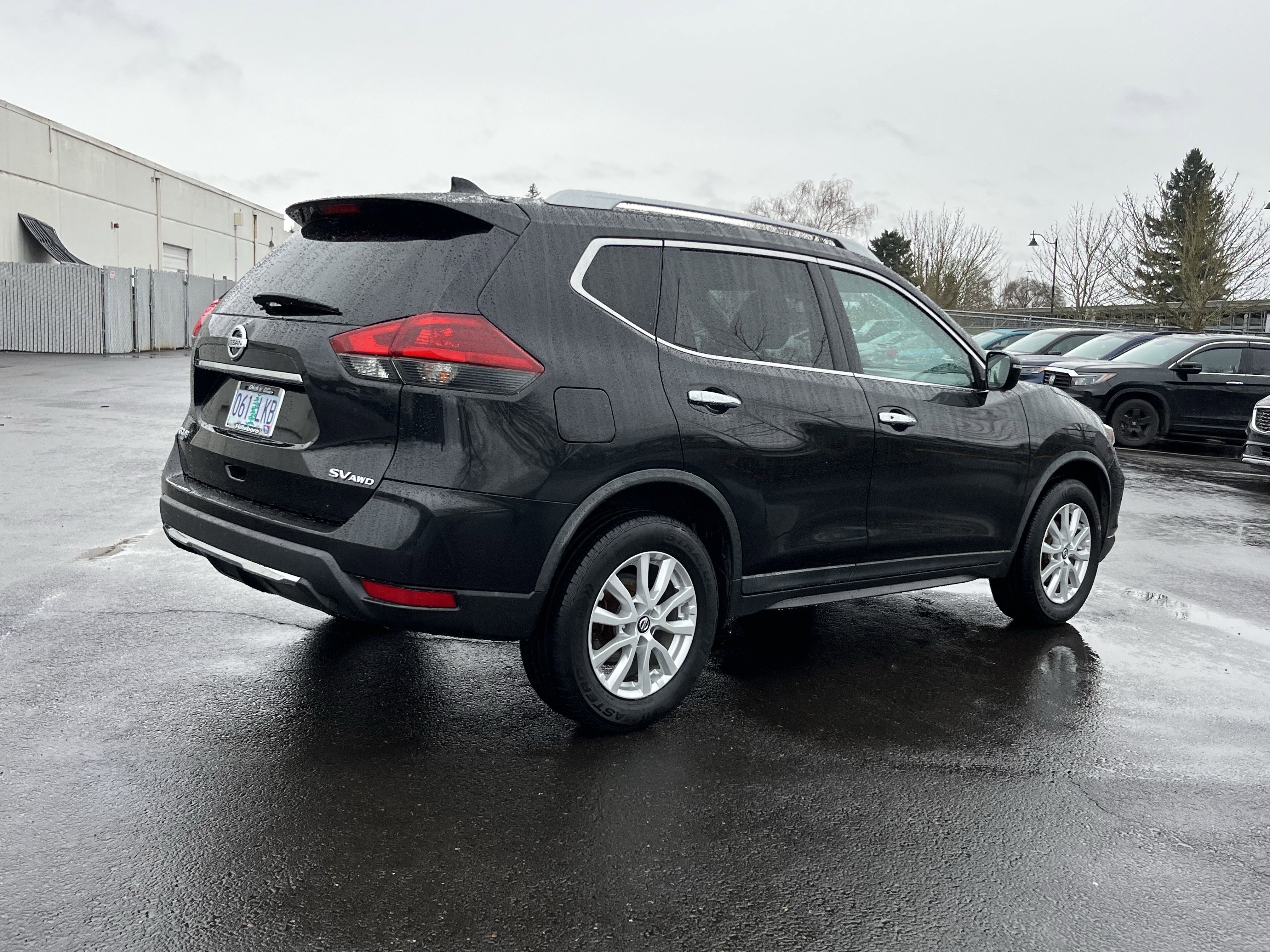 Used 2018 Nissan Rogue SV image 5