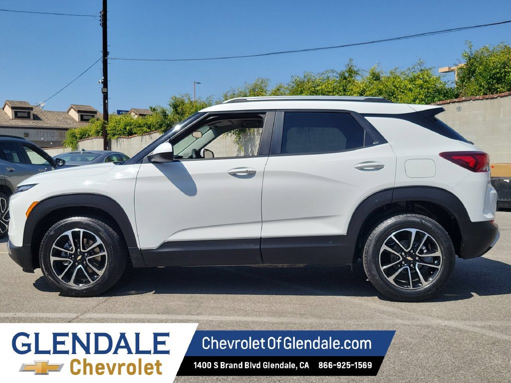Used 2024 Chevrolet Trax RS w/ Driver Confidence Package FWD image 6