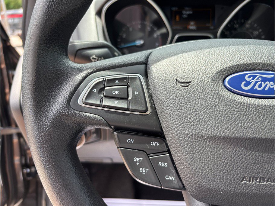 Used 2018 Ford Focus SE FWD image 19
