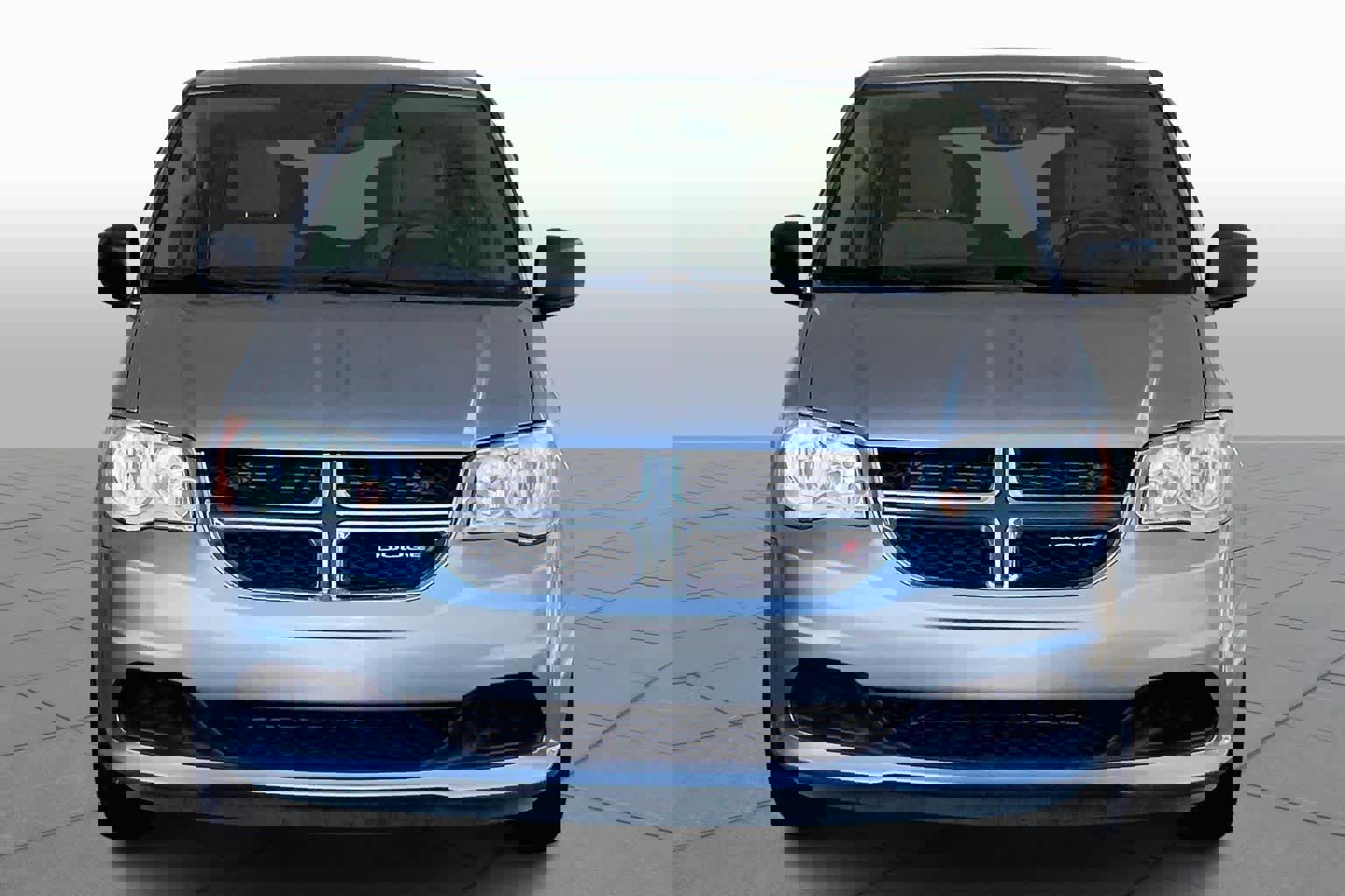 Used 2016 Dodge Grand Caravan SE w/ Quick Order Package 29E SE image 4