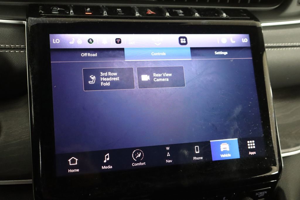 Used 2023 Jeep Grand Cherokee L Limited w/ Black Appearance Package image 36