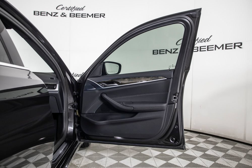 Used 2023 BMW 530e w/ Convenience Package RWD image 19