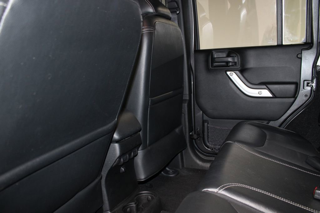 Used 2016 Jeep Wrangler Unlimited Sahara w/ Dual Top Group image 24