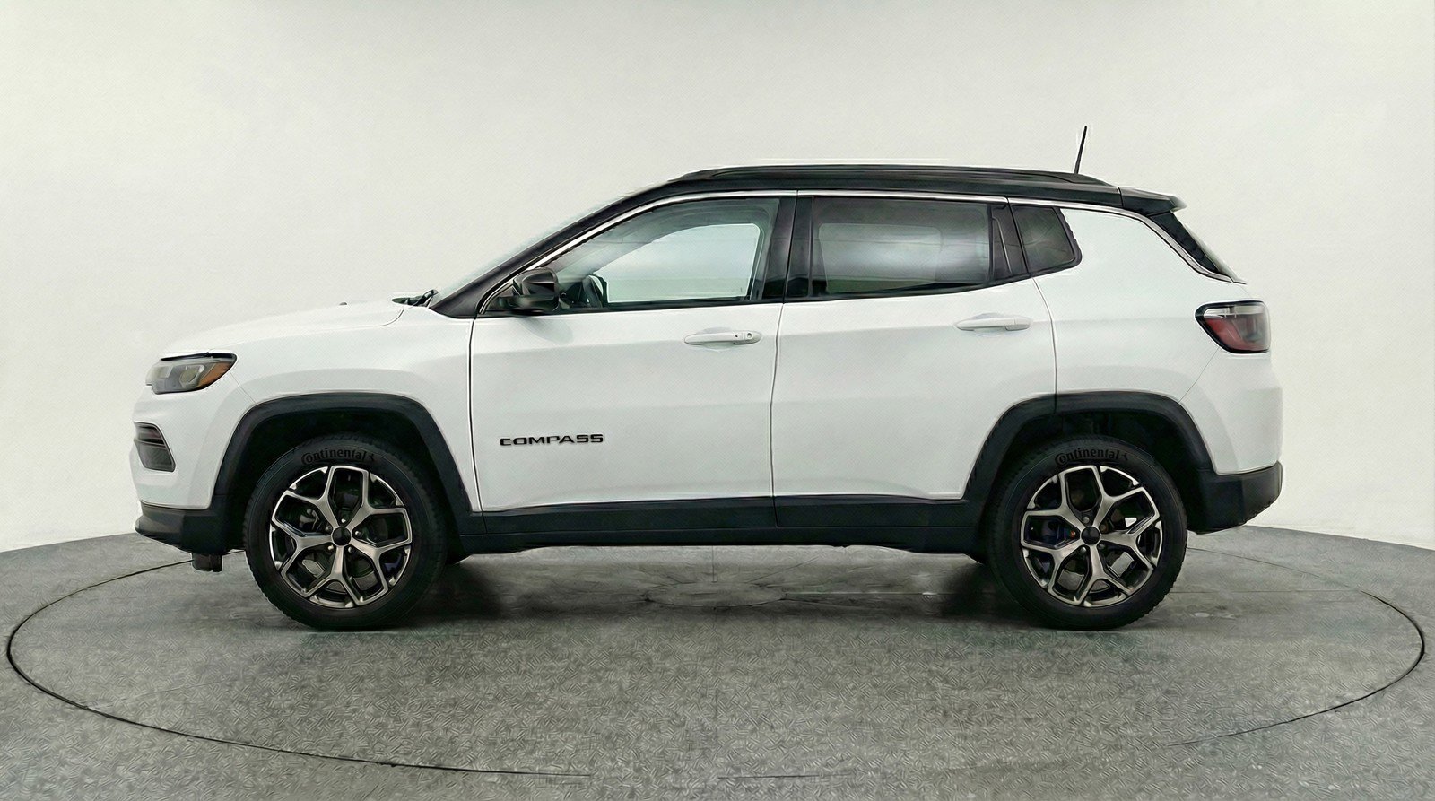 Used 2025 Jeep Compass Limited image 5