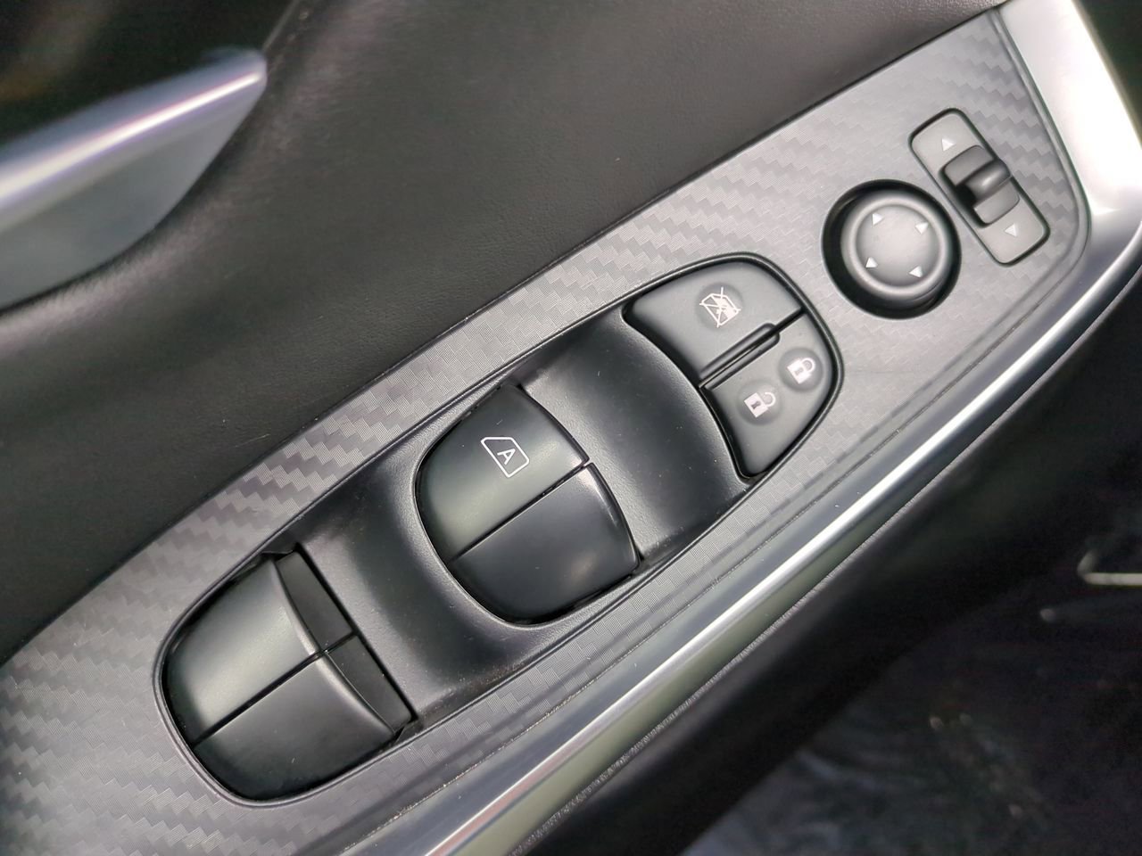 Used 2025 Nissan Sentra SR FWD image 22