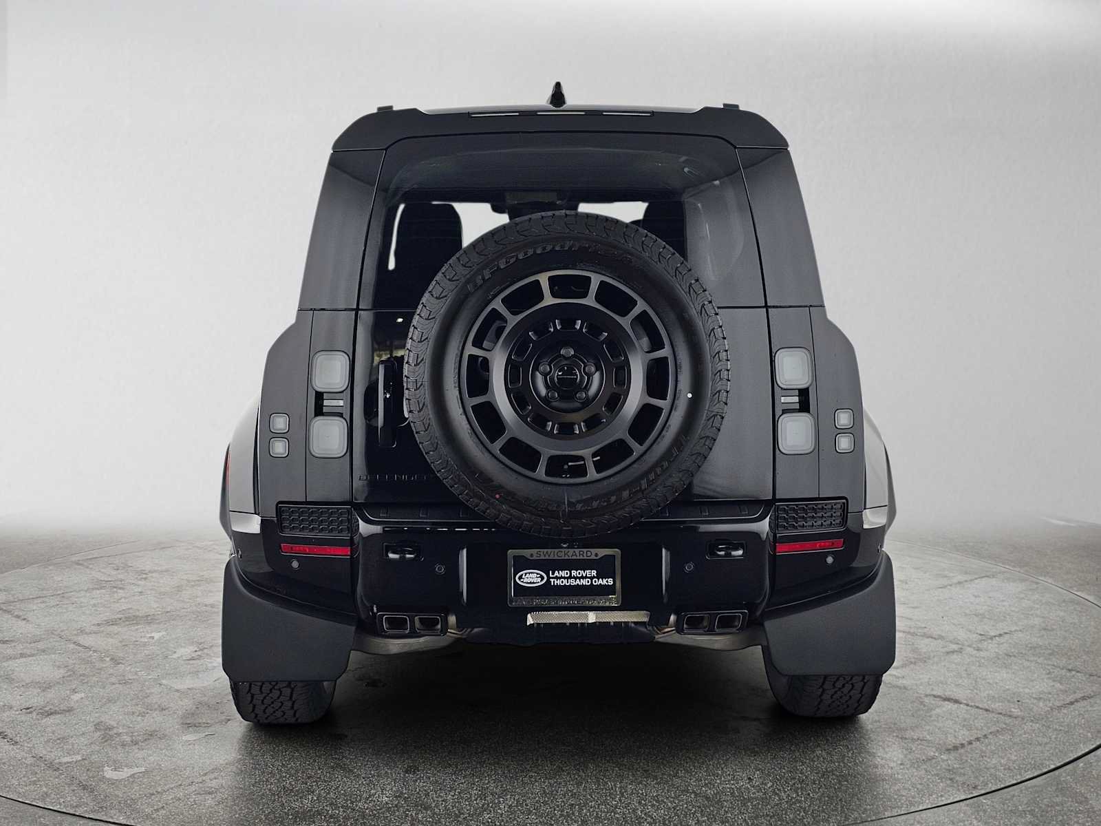 New 2026 Land Rover Defender 110 OCTA AWD/4WD image 4