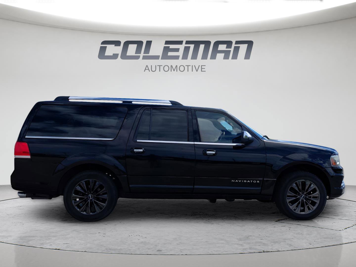 Used 2016 Lincoln Navigator L Select AWD/4WD image 6