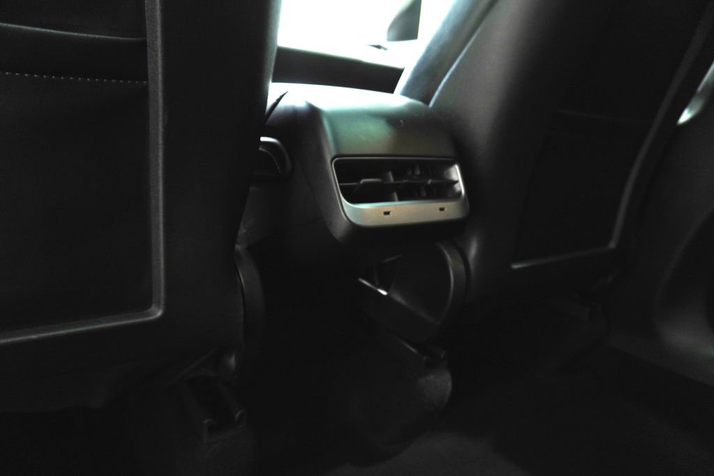 Used 2024 Tesla Model Y Performance image 14