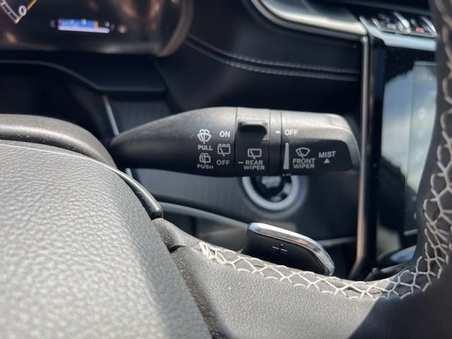 Used 2025 Jeep Grand Cherokee L Altitude AWD/4WD image 19