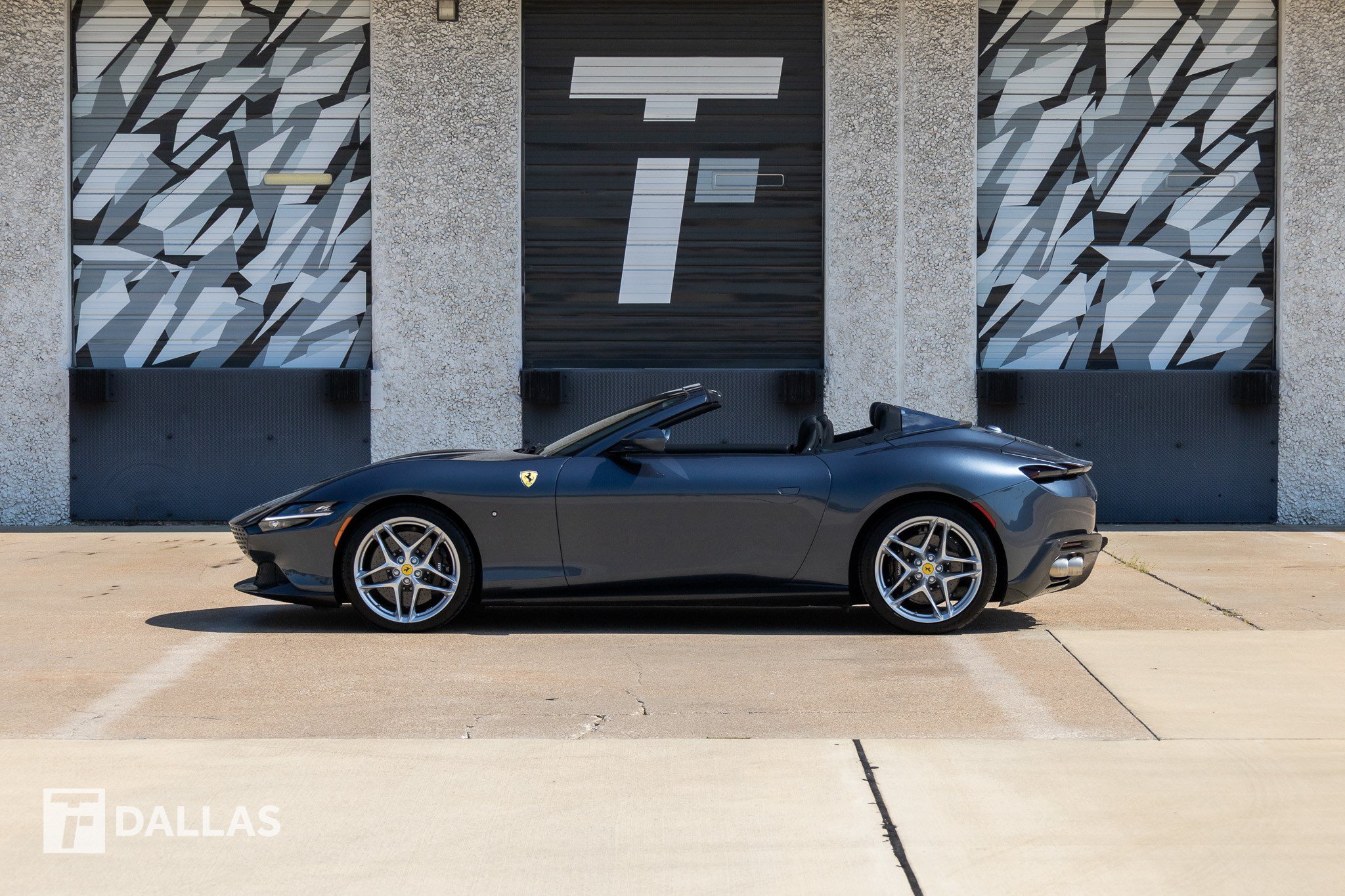 Used 2024 Ferrari Roma Spider RWD image 7