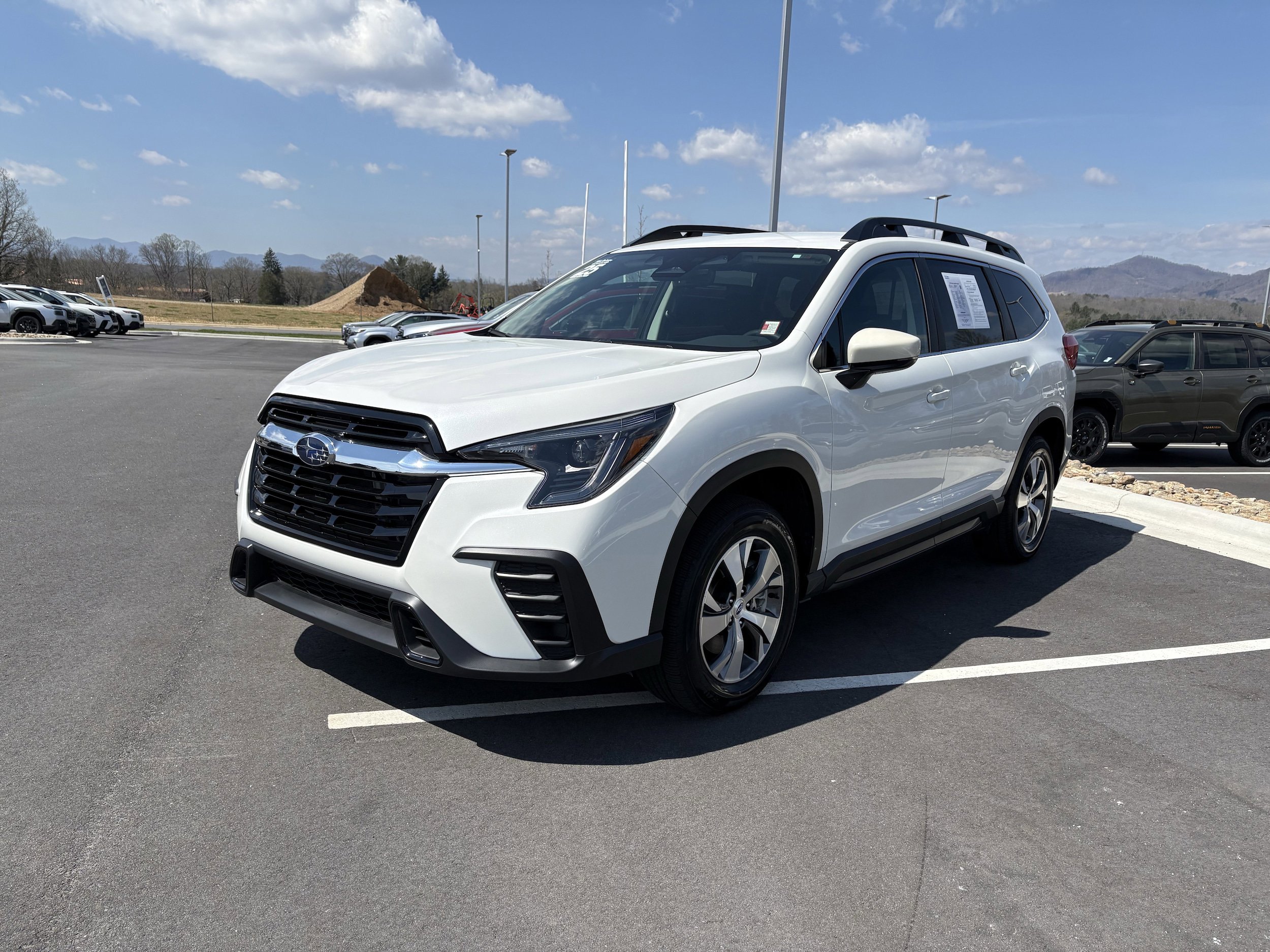 Certified 2025 Subaru Ascent Premium image 3