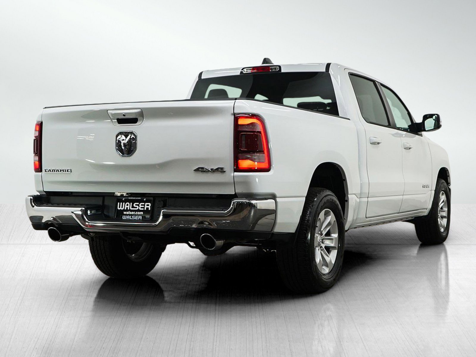 Used 2024 RAM 1500 Laramie AWD/4WD image 5
