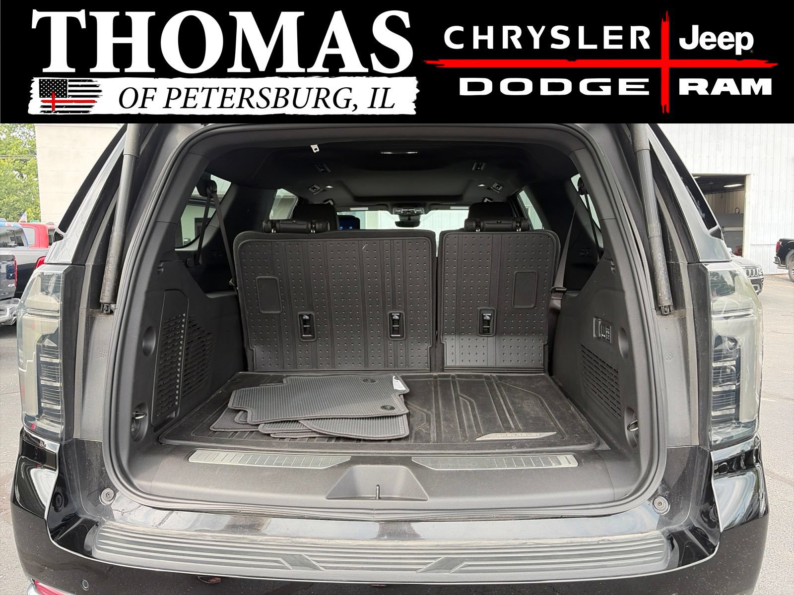 Used 2026 Chevrolet Suburban High Country AWD/4WD image 28