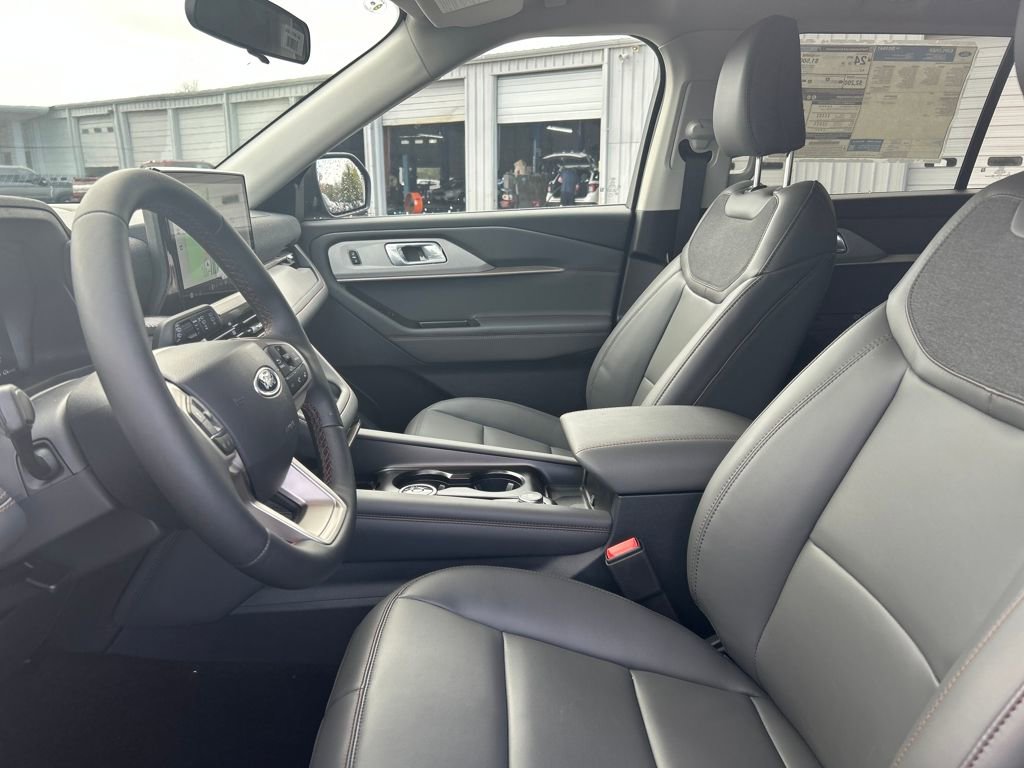 New 2025 Ford Explorer Active w/ Active Comfort Package image 22