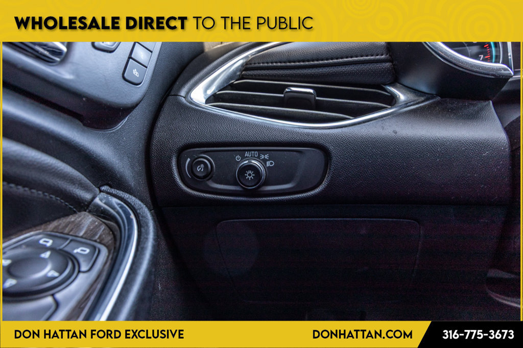 Used 2017 Chevrolet Malibu Premier w/ Premier Sun and Wheel Package FWD image 13