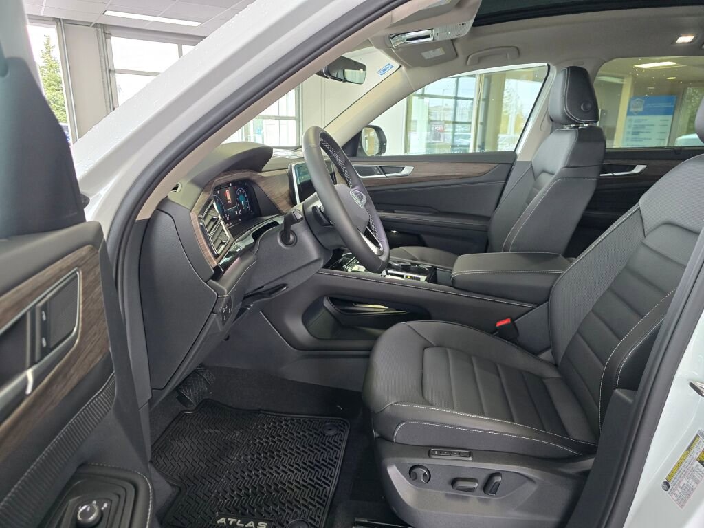 New 2025 Volkswagen Atlas Cross Sport SEL R-Line image 17