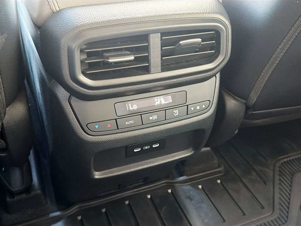 Used 2024 Honda Pilot Touring image 27