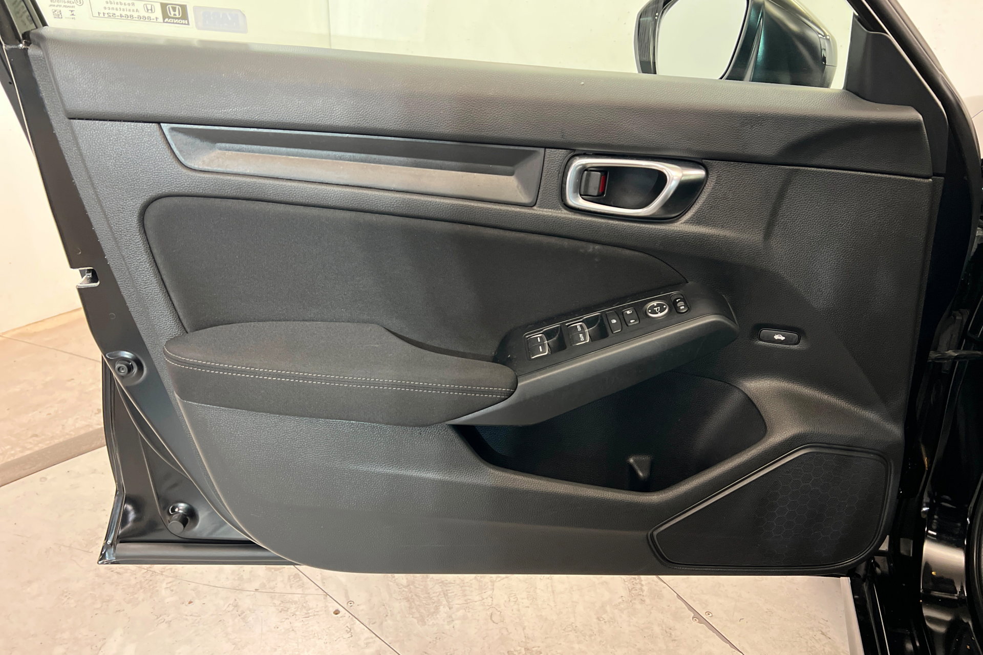 Used 2025 Honda Civic LX image 15