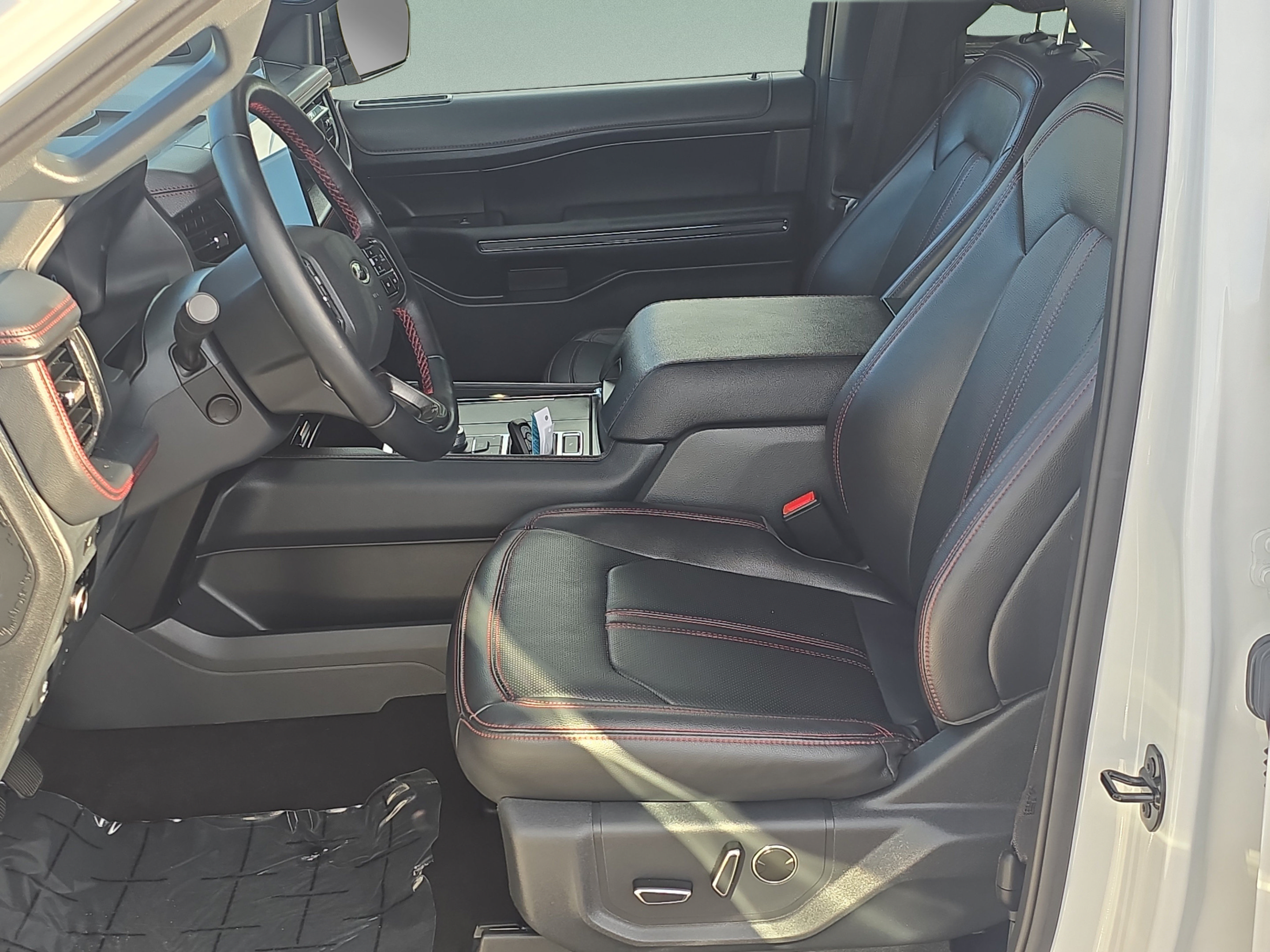 Used 2024 Ford Expedition Limited RWD image 15
