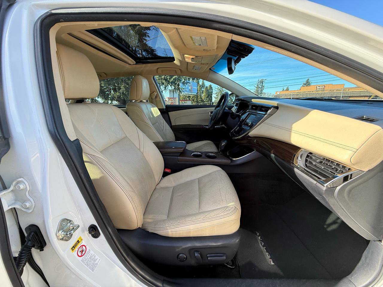 Used 2013 Toyota Avalon Limited image 18