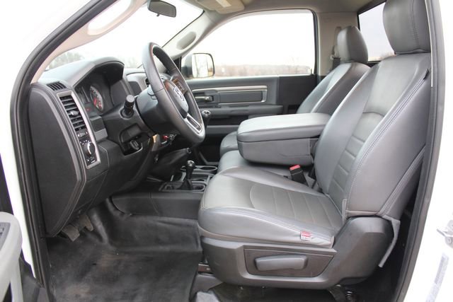 Used 2018 RAM 3500 Tradesman w/ Chrome Appearance Group AWD/4WD image 16