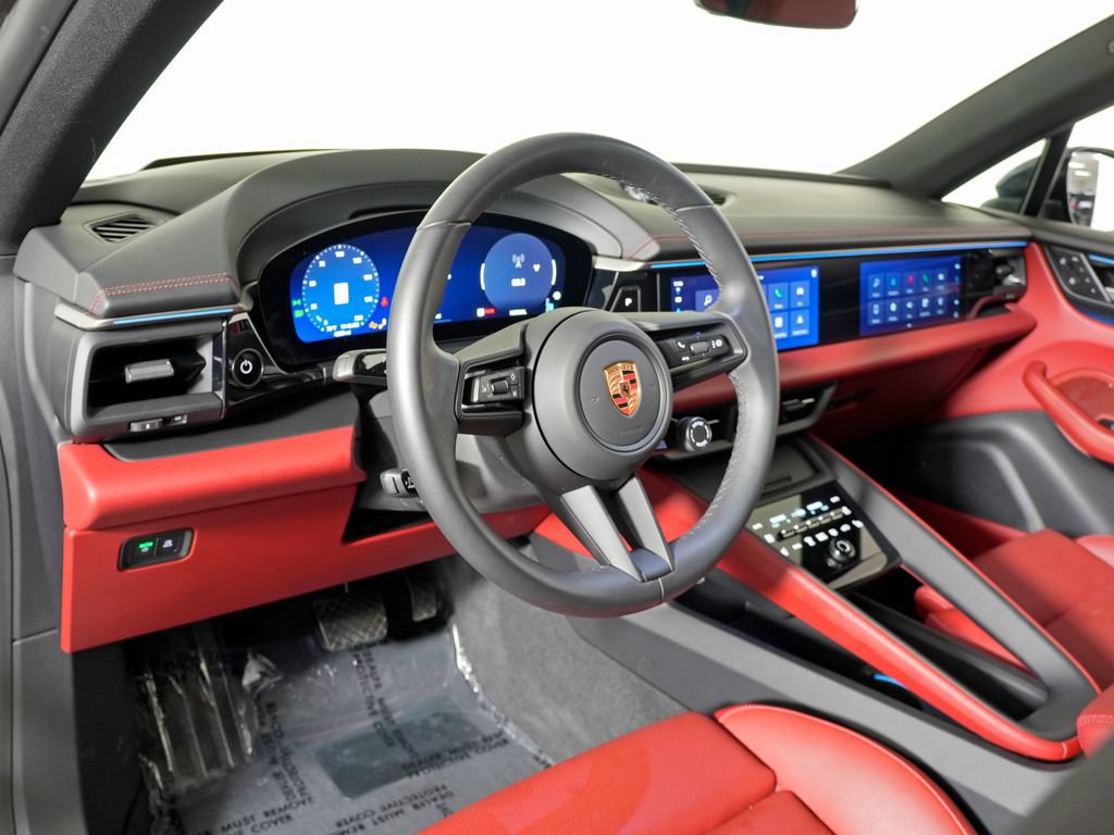 Certified 2025 Porsche Macan 4 Electric w/ Premium Package AWD/4WD image 4