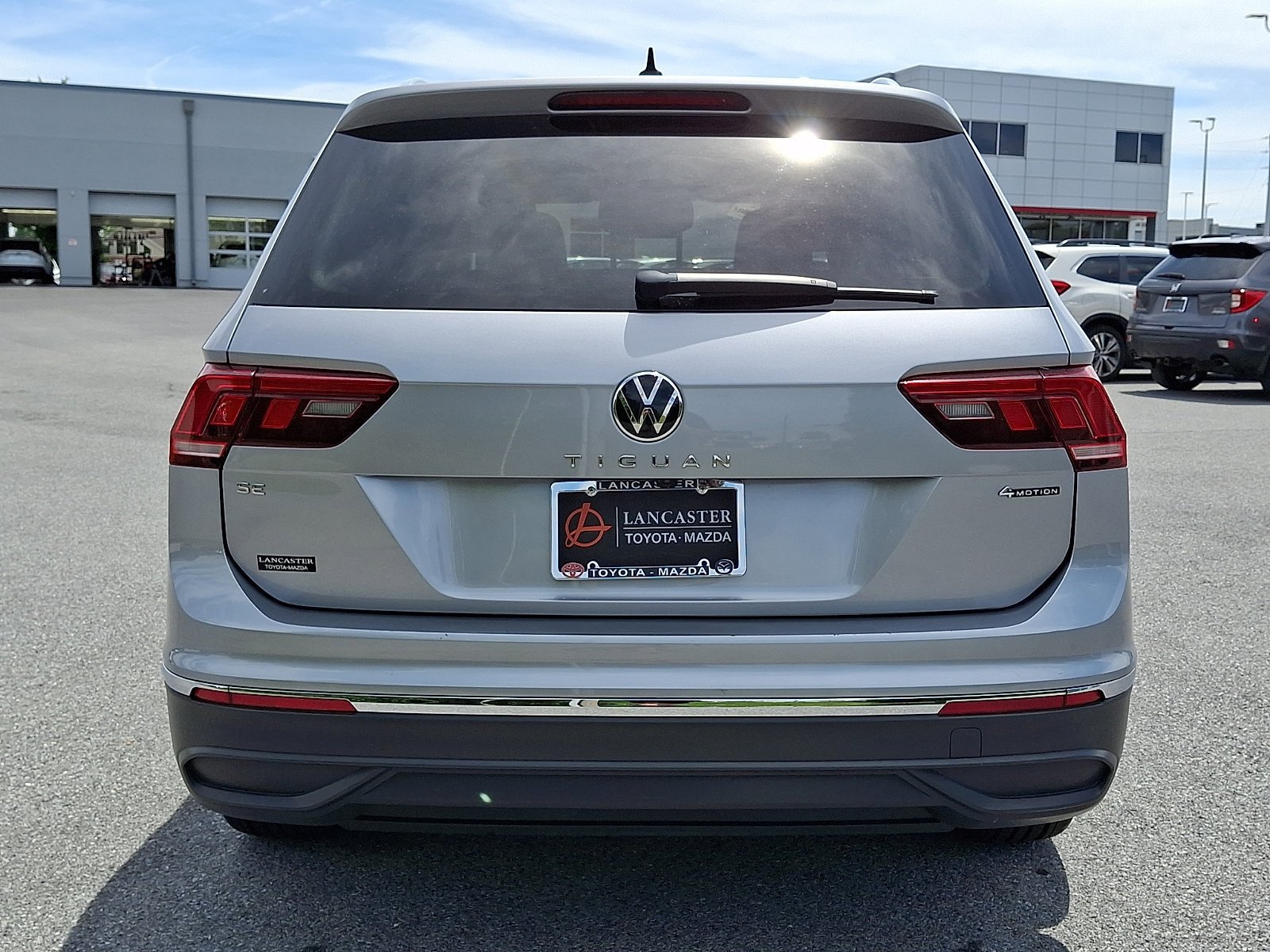 Used 2022 Volkswagen Tiguan SE AWD/4WD image 6