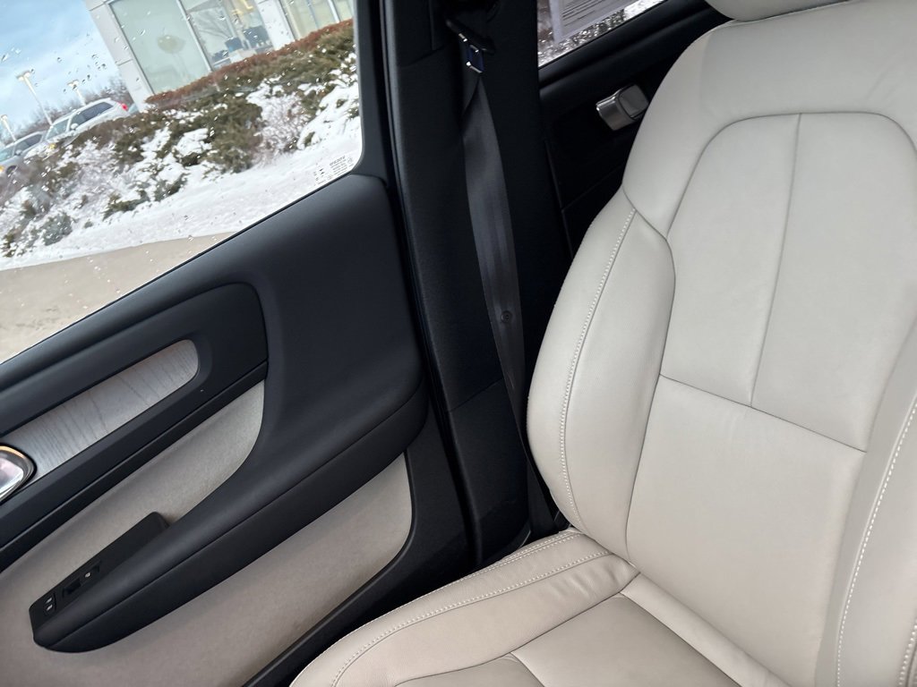 Certified 2023 Volvo XC40 B5 Plus w/ Protection Package Premier image 27