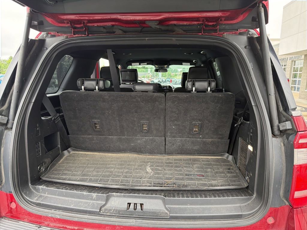 Used 2019 Ford Expedition XLT w/ Equipment Group 202A AWD/4WD image 12
