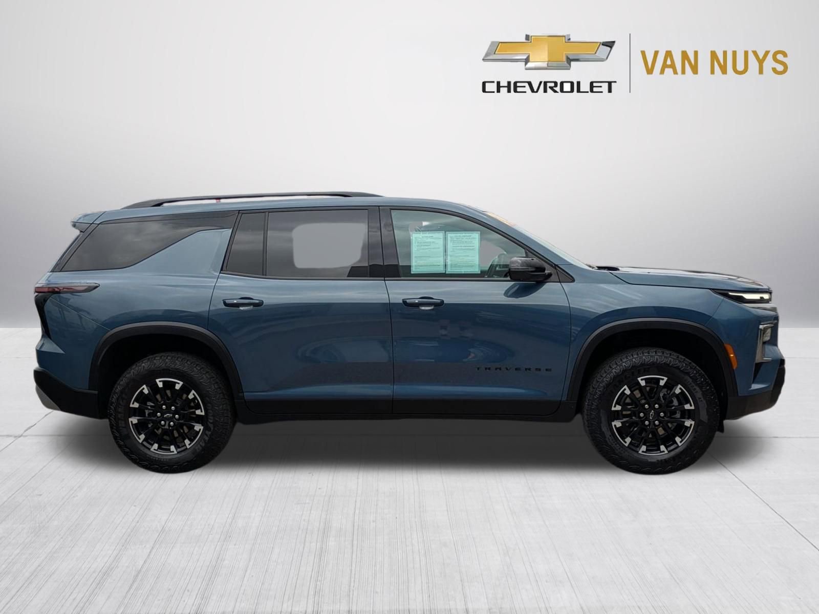 Used 2024 Chevrolet Traverse Z71 w/ LPO, Cargo Package AWD/4WD image 4