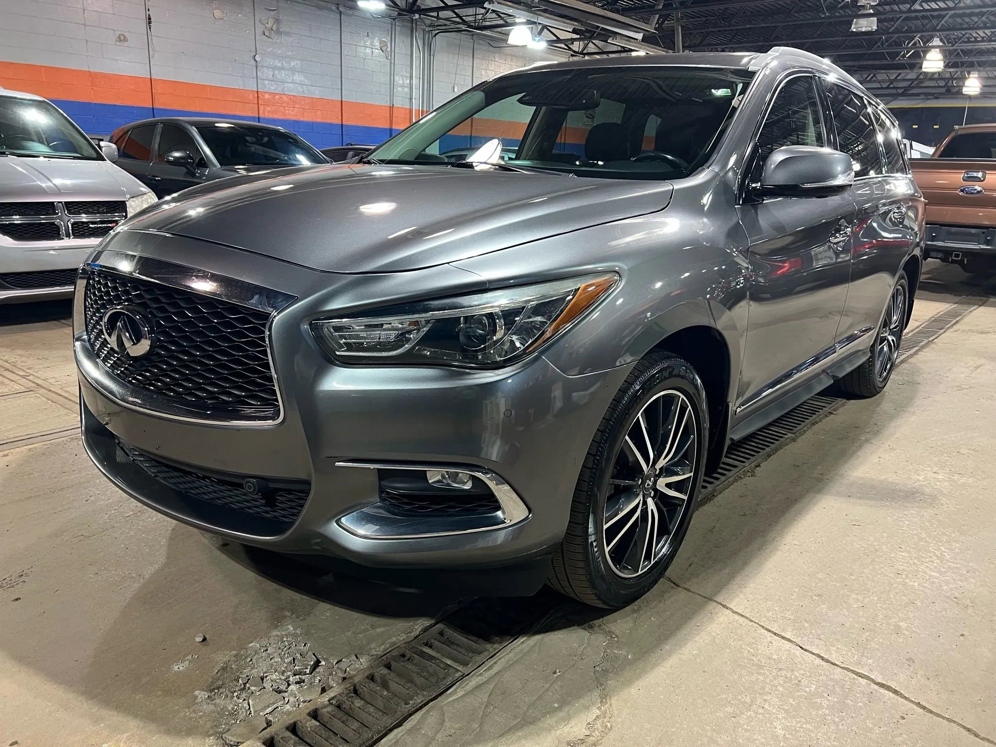 Used 2019 INFINITI QX60 Luxe w/ Sensory Package image 7